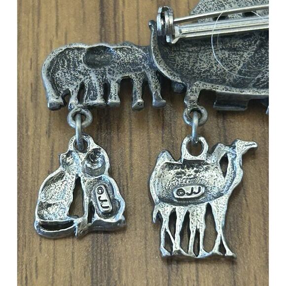 Noah’s Ark Pin Brooch Jonette JJ Signed Silver Pewter Dangling Animal Charms Vtg - Picture 4 of 7